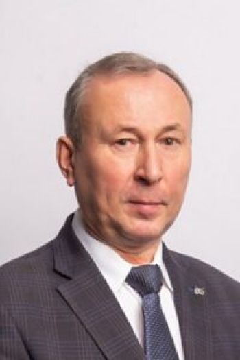 На фото Антушев Сергей Петрович